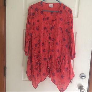 Vintage rayon buttoned top with handkerchief hem